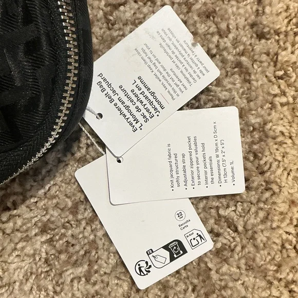 Lululemon Athletica Black Crossbody Bag✨ - Picture 2 of 11